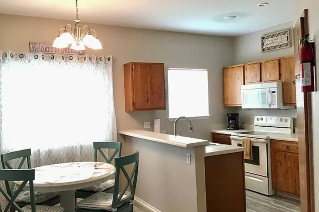 Cozy Beachside Condo With Pool View Corpus Christi Exteriör bild